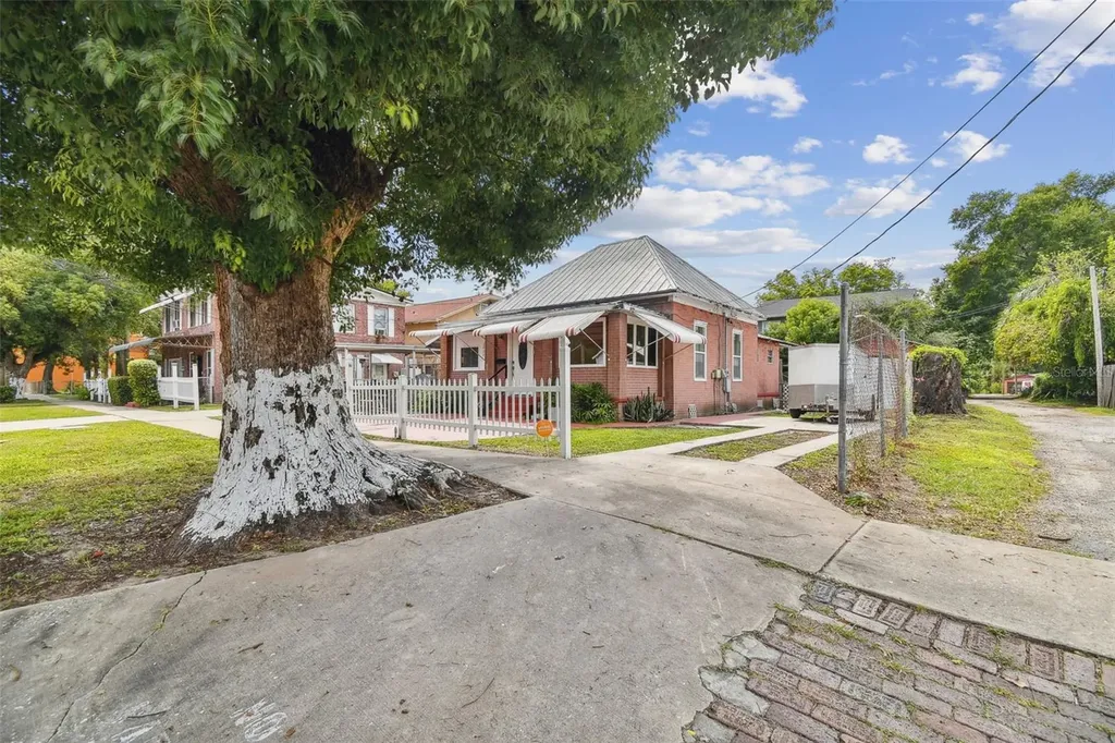 2402 N Highland Avenue Tampa FL 33602