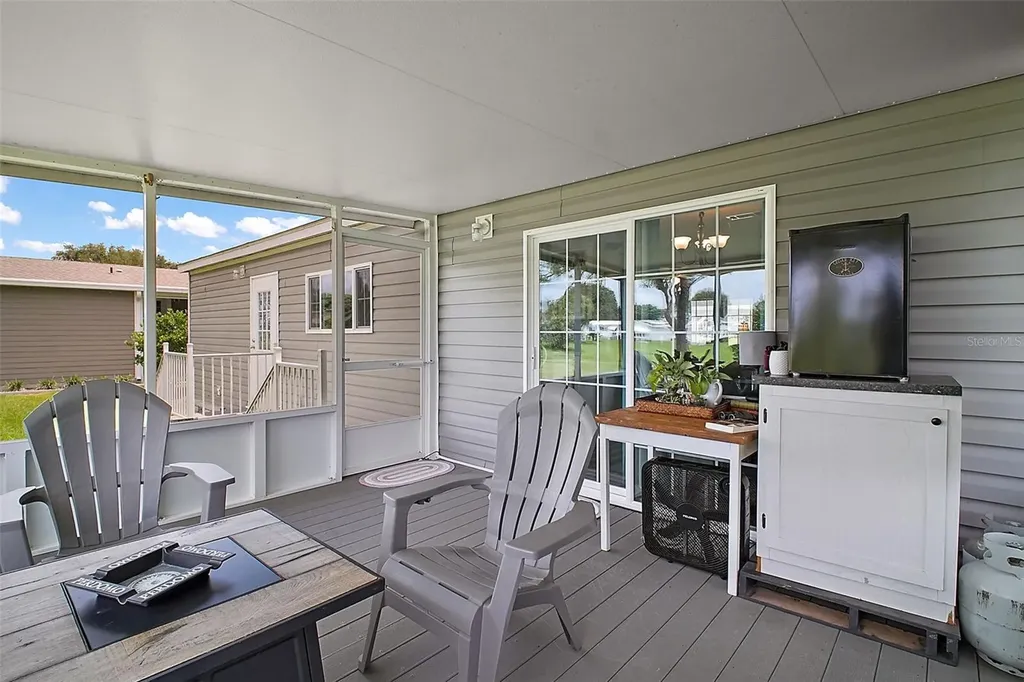2551 Cayman Circle Zellwood FL 32798