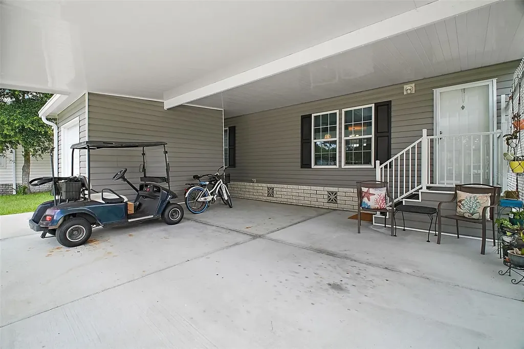 2551 Cayman Circle Zellwood FL 32798