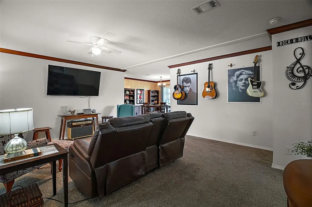 2551 Cayman Circle Zellwood FL 32798