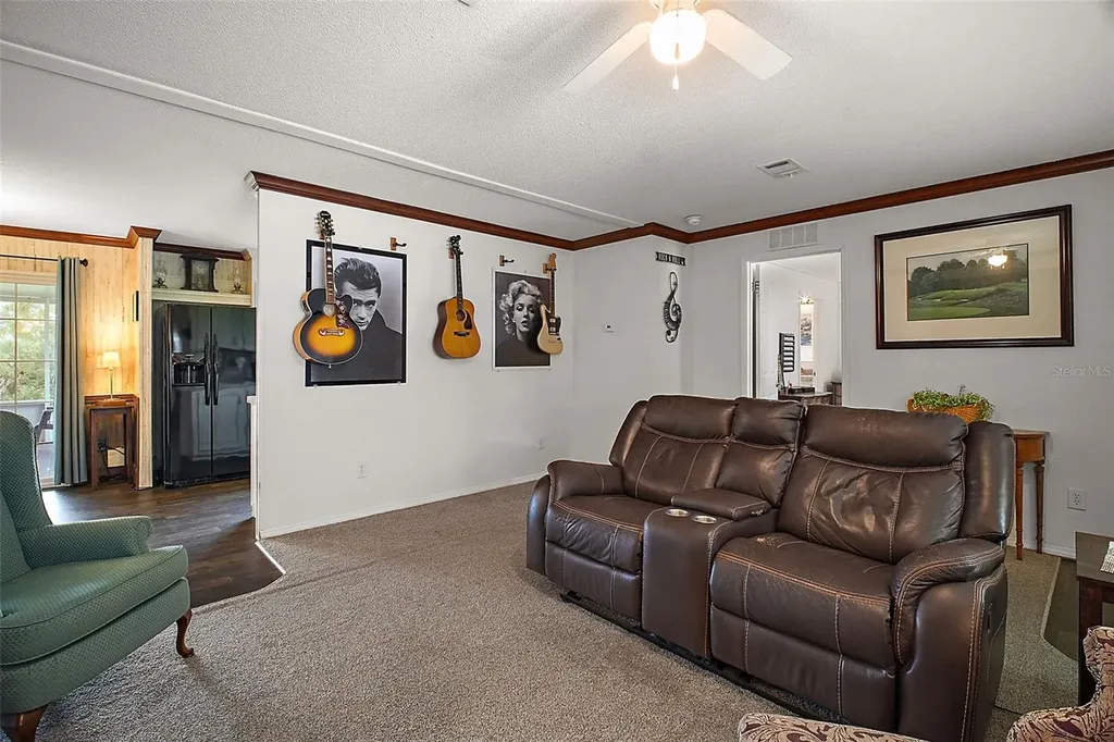 2551 Cayman Circle Zellwood FL 32798
