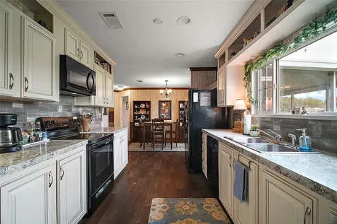 2551 Cayman Circle Zellwood FL 32798