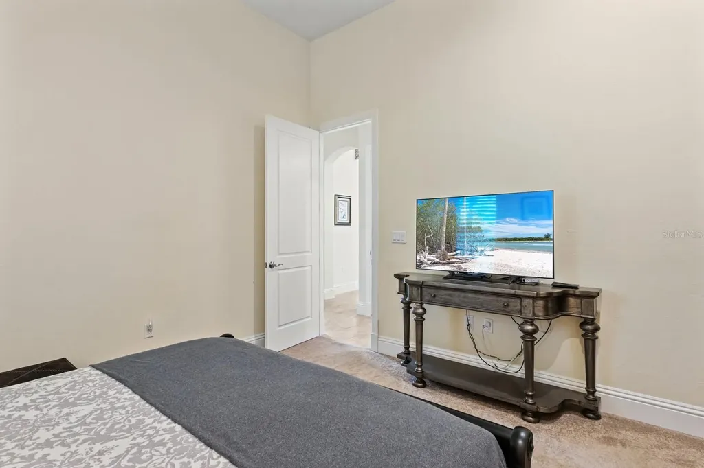 9255 Mcdaniel Lane Sarasota FL 34240