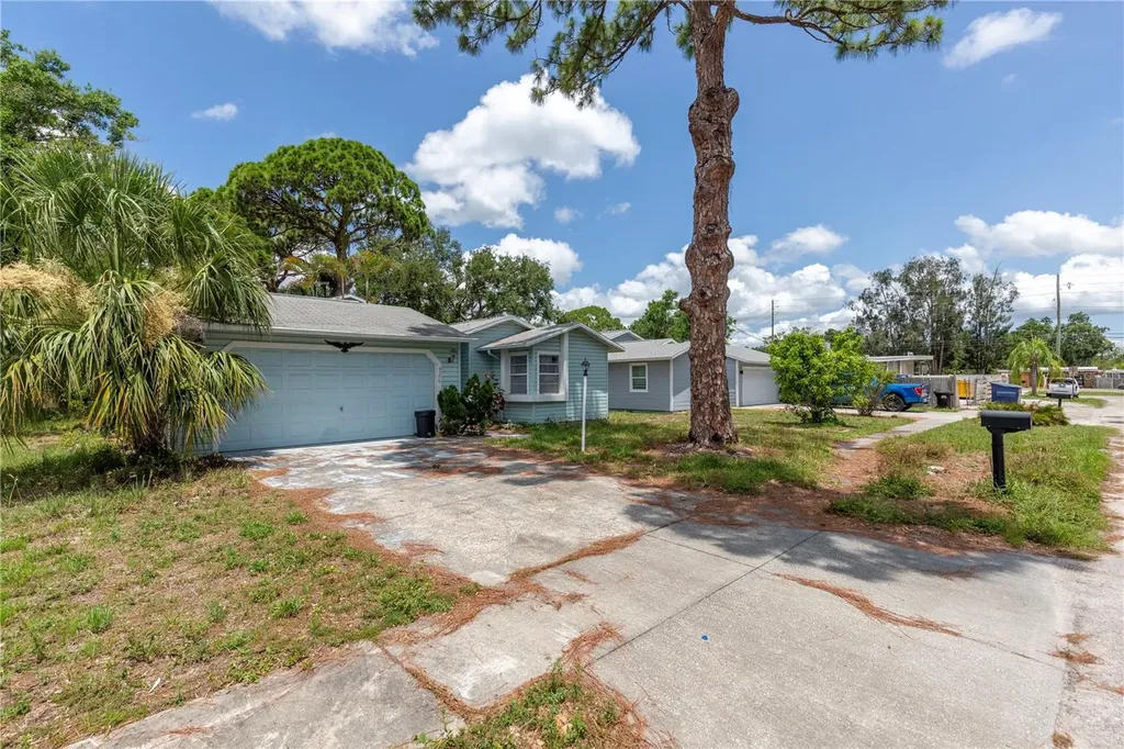 4506 79th Way N St Petersburg FL 33709