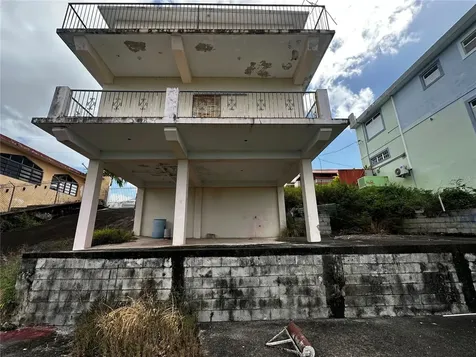 D Urb. El Eden D-7 Coamo PR 00769