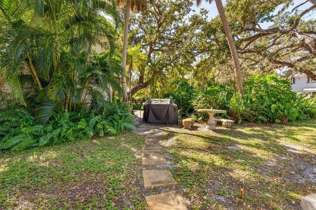 3745 Almeria Avenue Sarasota FL 34239