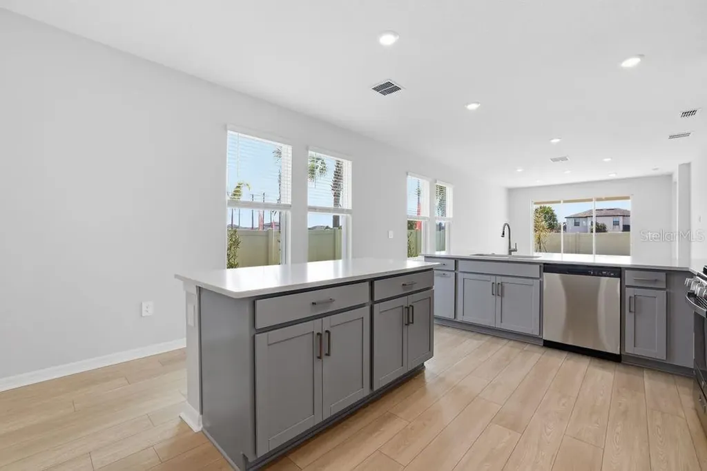 765 Steel Drive Apollo Beach FL 33572