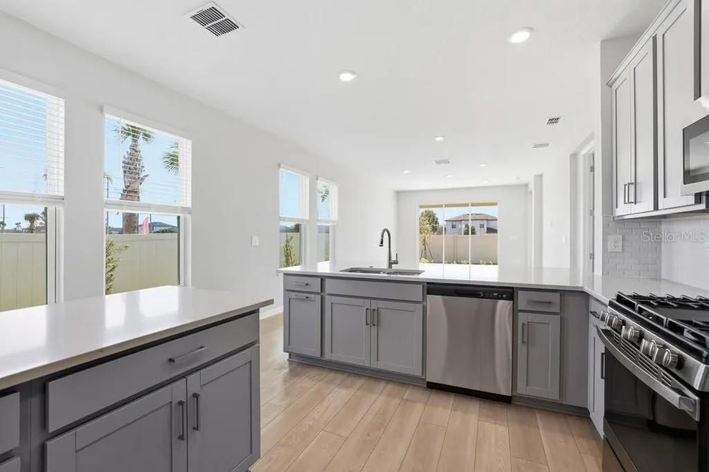 765 Steel Drive Apollo Beach FL 33572