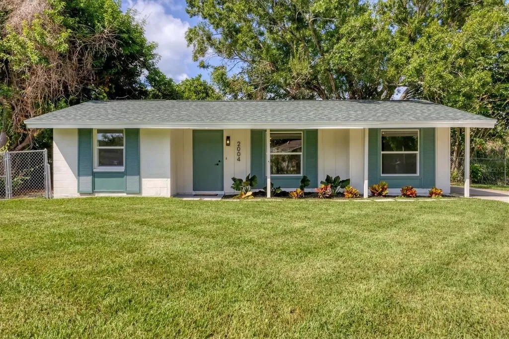 2004 52nd Avenue W Bradenton FL 34207