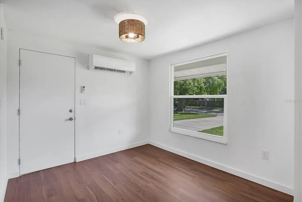 2004 52nd Avenue W Bradenton FL 34207