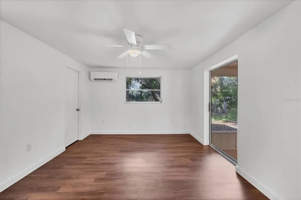 2004 52nd Avenue W Bradenton FL 34207