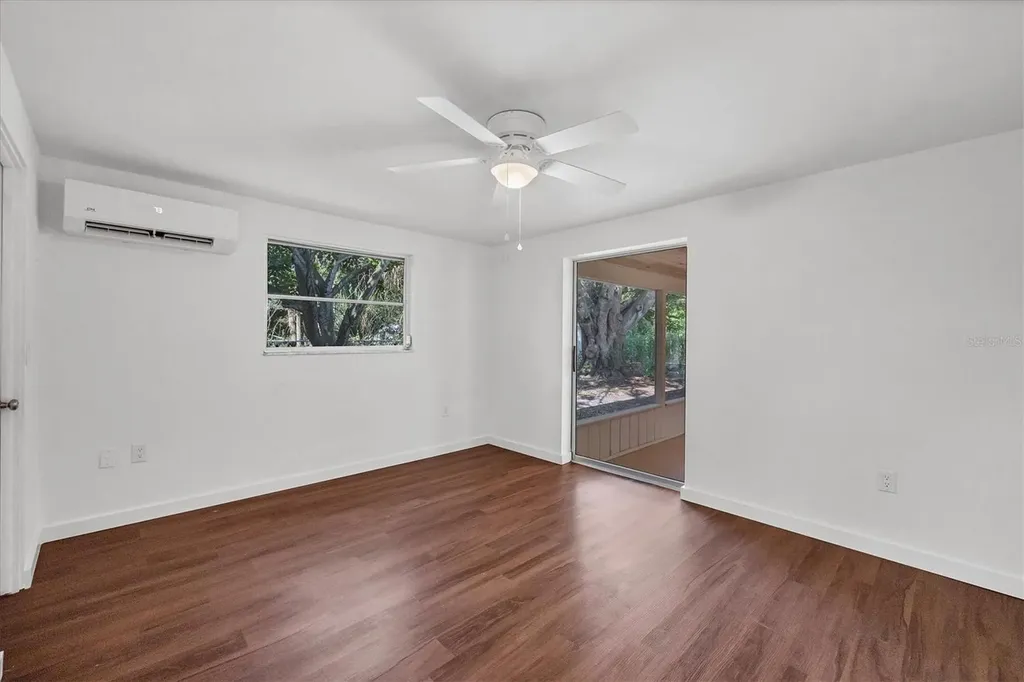 2004 52nd Avenue W Bradenton FL 34207