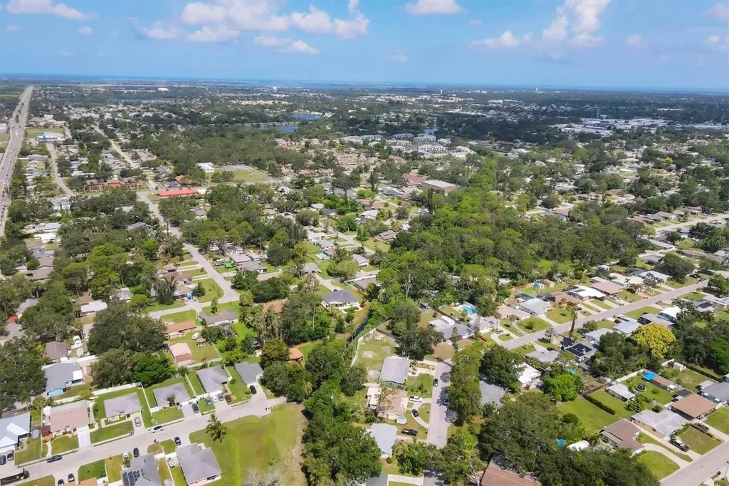 2004 52nd Avenue W Bradenton FL 34207