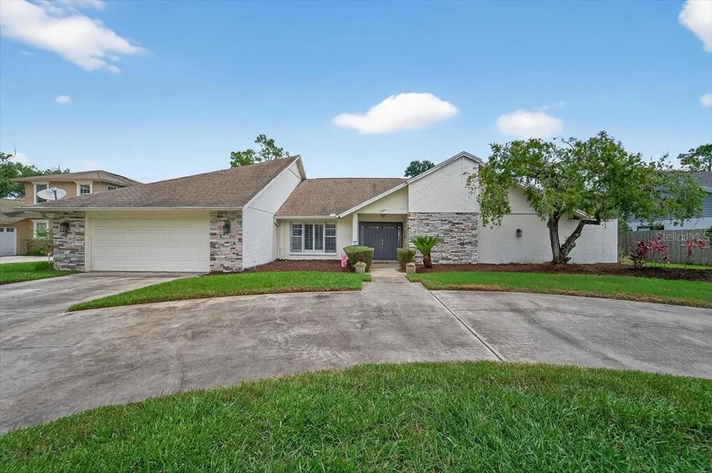 2004 N Golfview Drive Plant City FL 33566