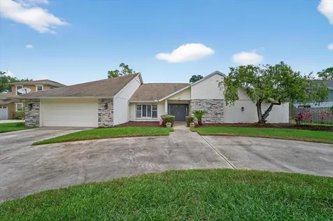 2004 N Golfview Drive Plant City FL 33566