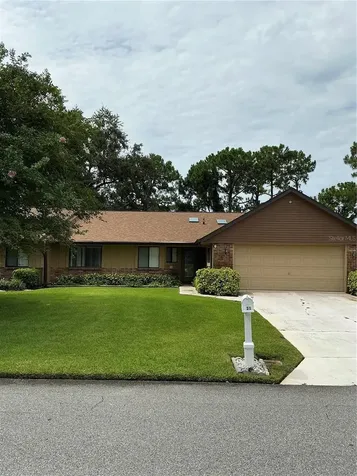 31 Lake Fairgreen Circle New Smyrna Beach FL 32168