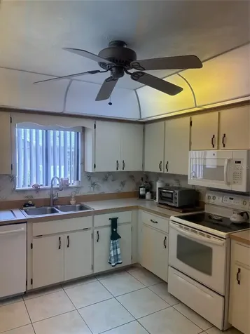 31 Lake Fairgreen Circle New Smyrna Beach FL 32168