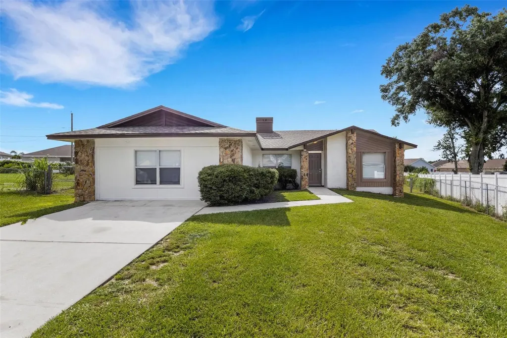 3518 Dovetail Lane N Lakeland FL 33812