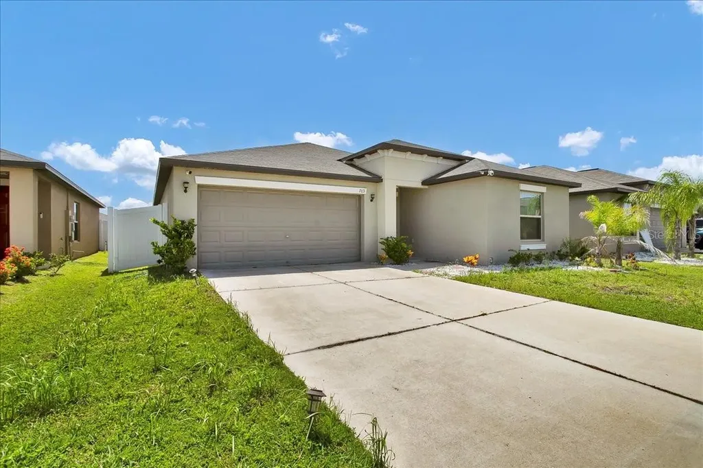 769 Calico Scallop Street Ruskin FL 33570