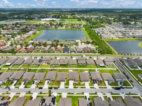 769 Calico Scallop Street Ruskin FL 33570