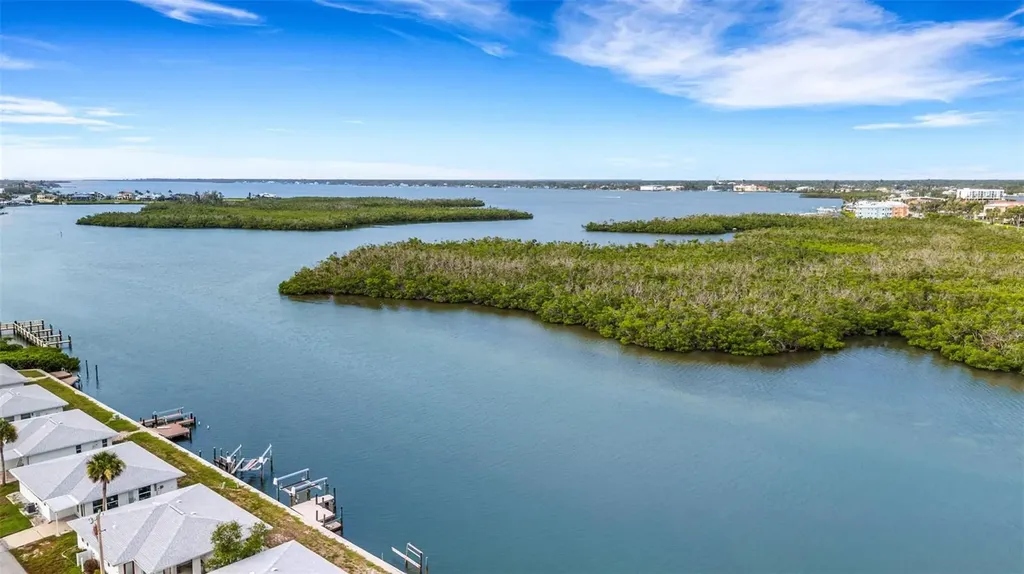 1977 Beach Road Englewood FL 34223