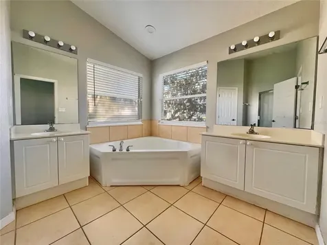 2756 Club Cortile Circle Kissimmee FL 34746