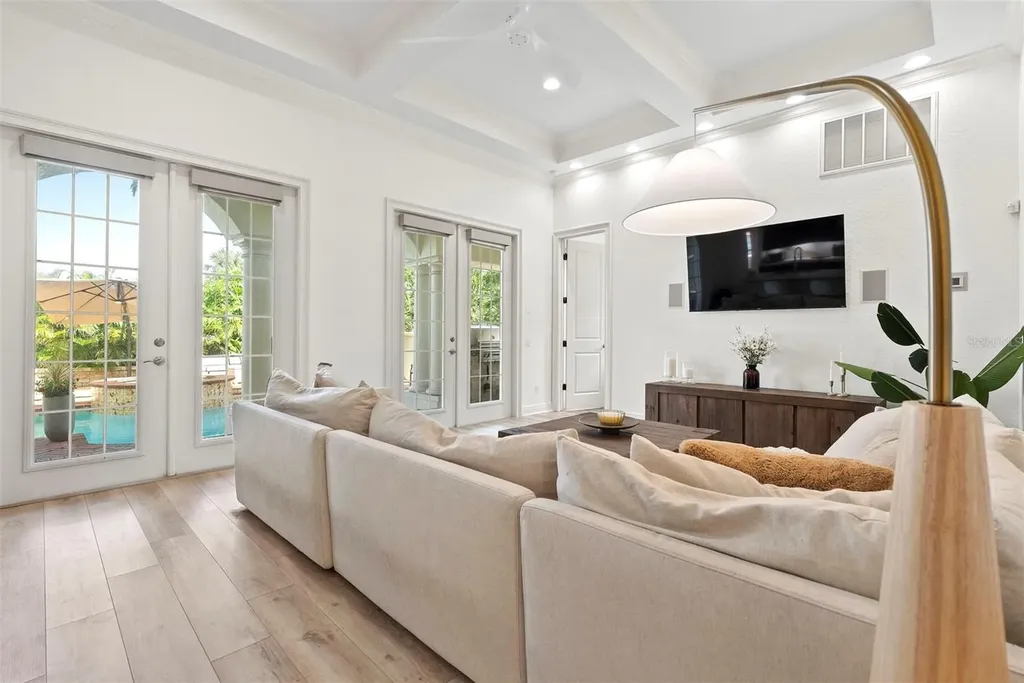 6123 Yeats Manor Drive Tampa FL 33616