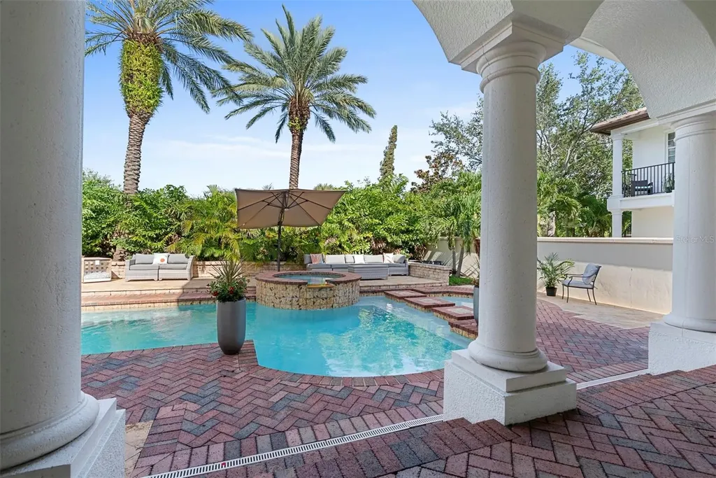 6123 Yeats Manor Drive Tampa FL 33616