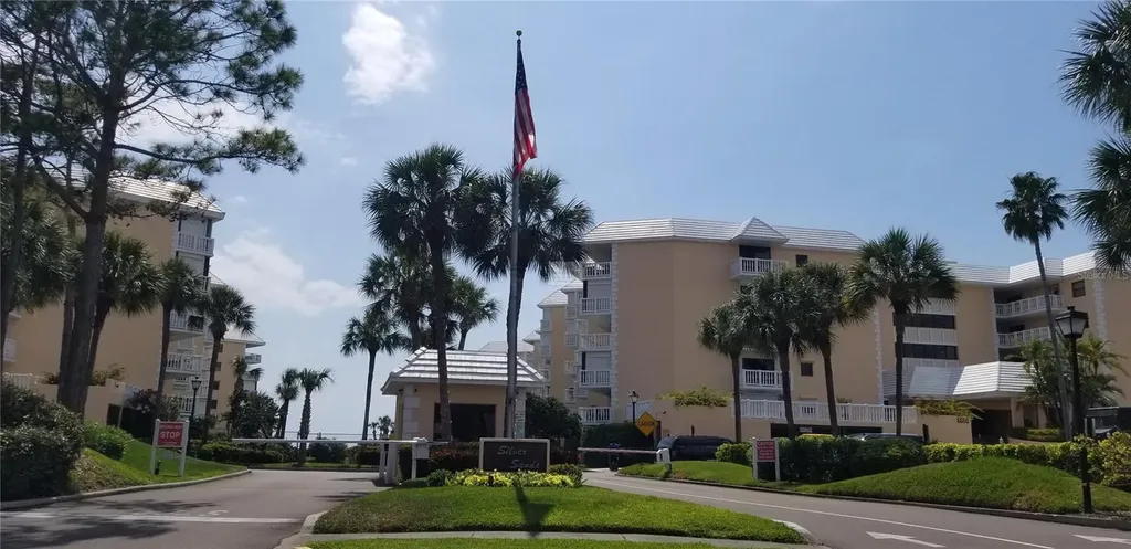 6650 Sunset Way St Pete Beach FL 33706