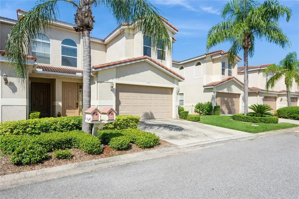 10422 La Mirage Court Tampa FL 33615