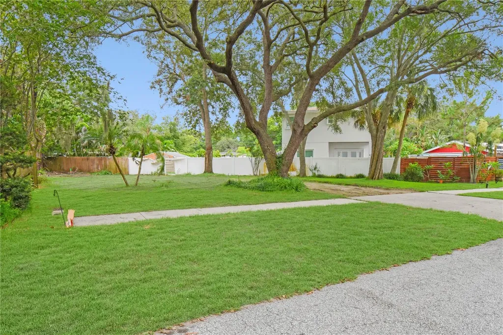 1050 Conant Avenue Safety Harbor FL 34695