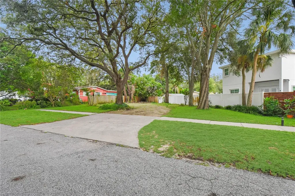 1050 Conant Avenue Safety Harbor FL 34695