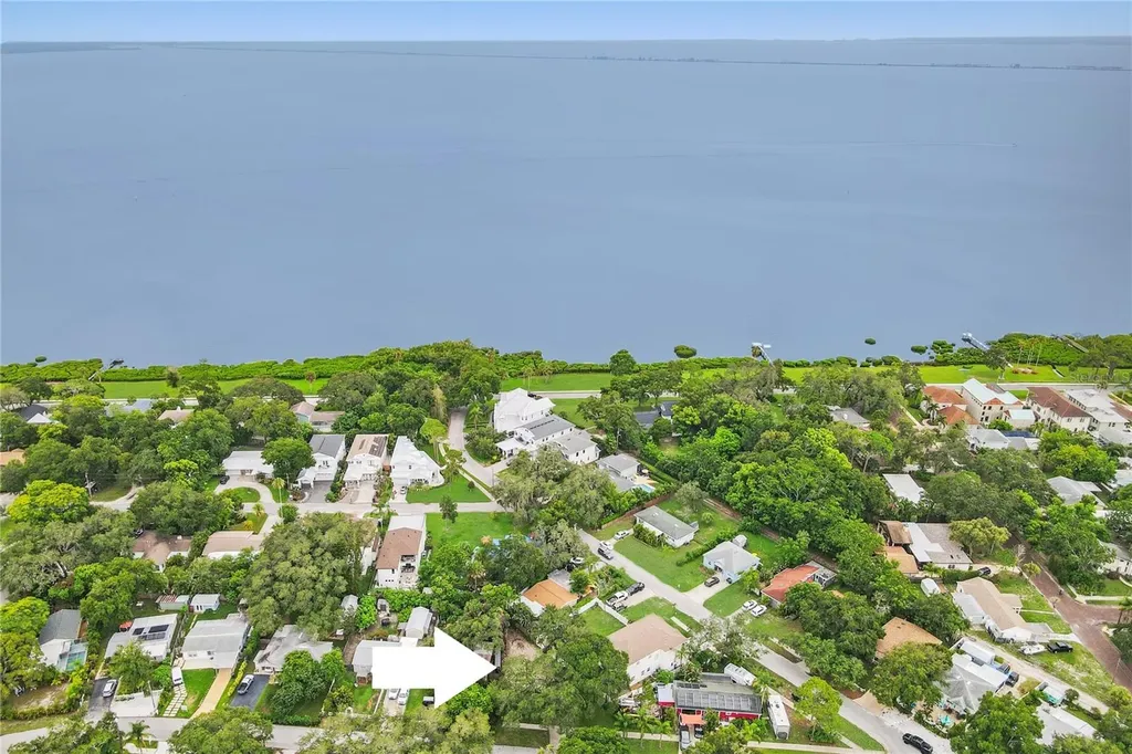 1050 Conant Avenue Safety Harbor FL 34695