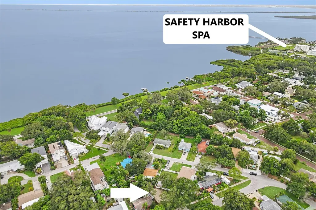 1050 Conant Avenue Safety Harbor FL 34695