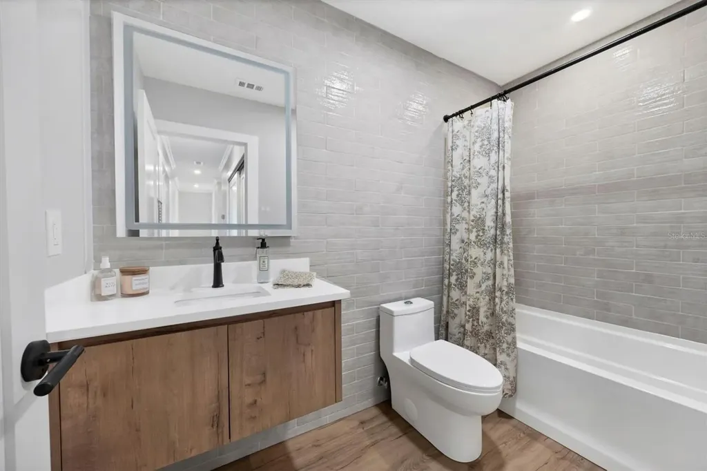 2426 Calamonga Lane Sarasota FL 34239