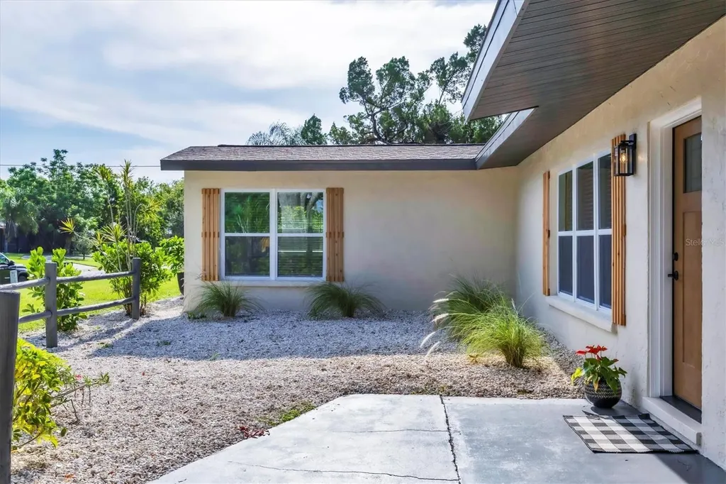 2426 Calamonga Lane Sarasota FL 34239