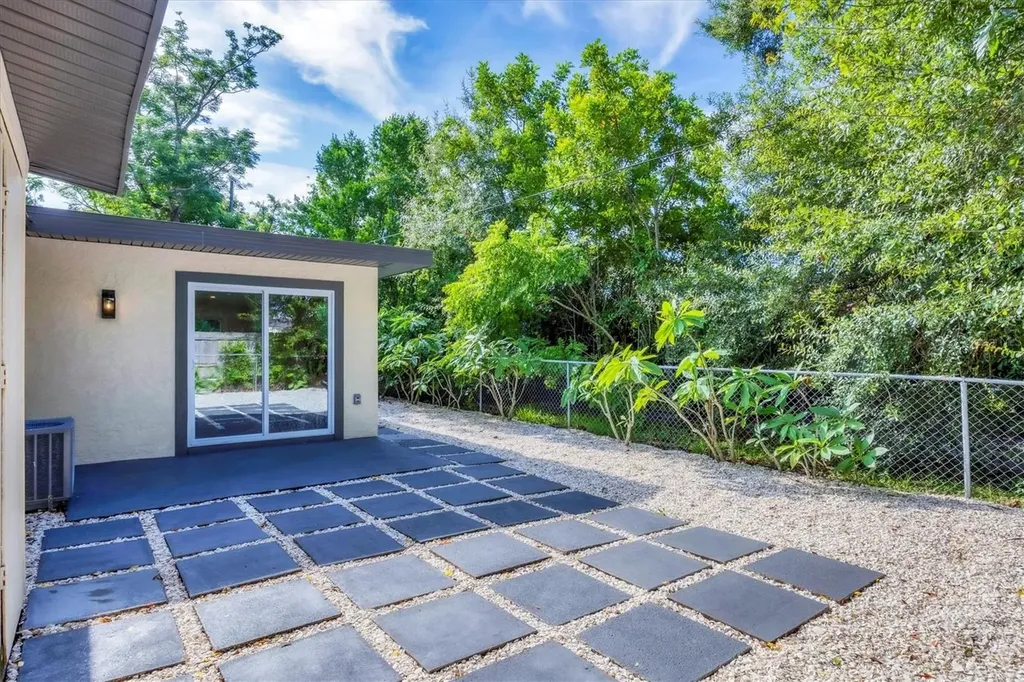 2426 Calamonga Lane Sarasota FL 34239