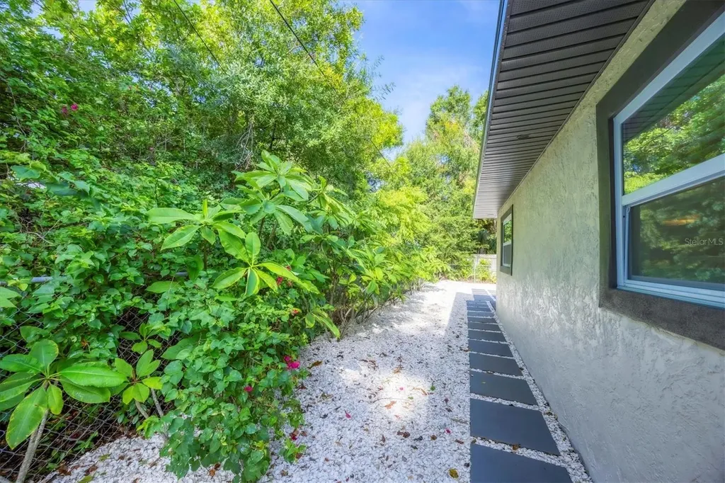 2426 Calamonga Lane Sarasota FL 34239