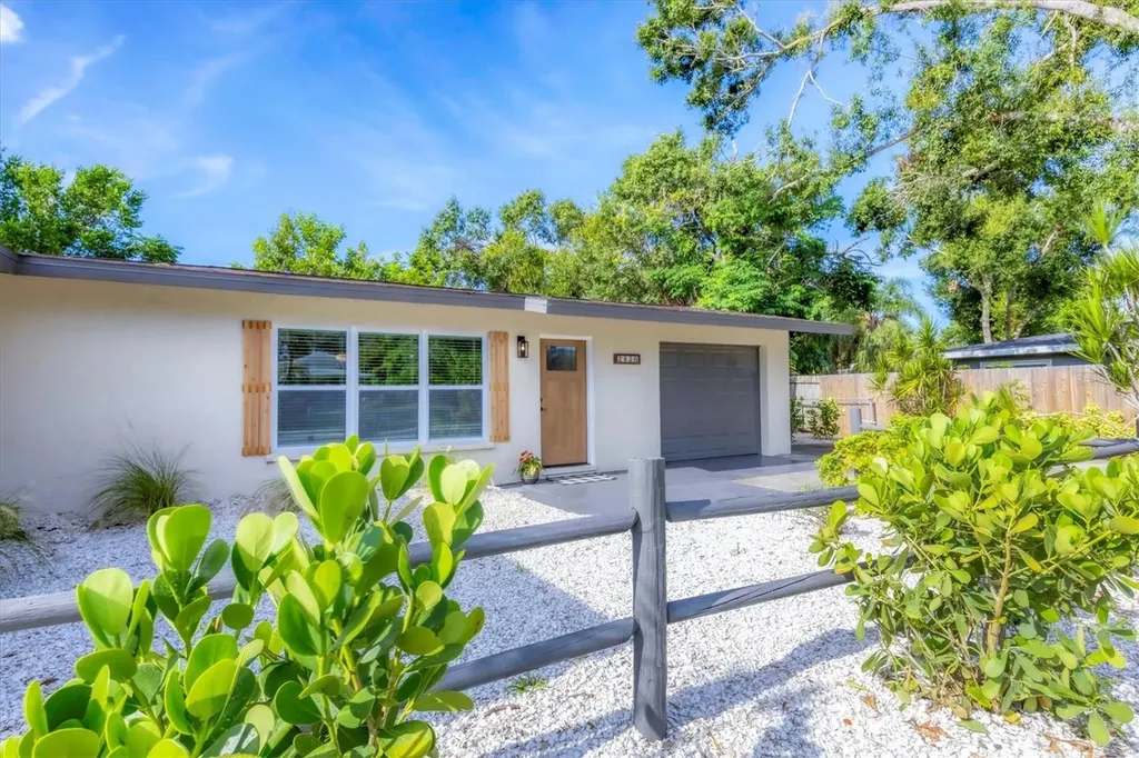 2426 Calamonga Lane Sarasota FL 34239