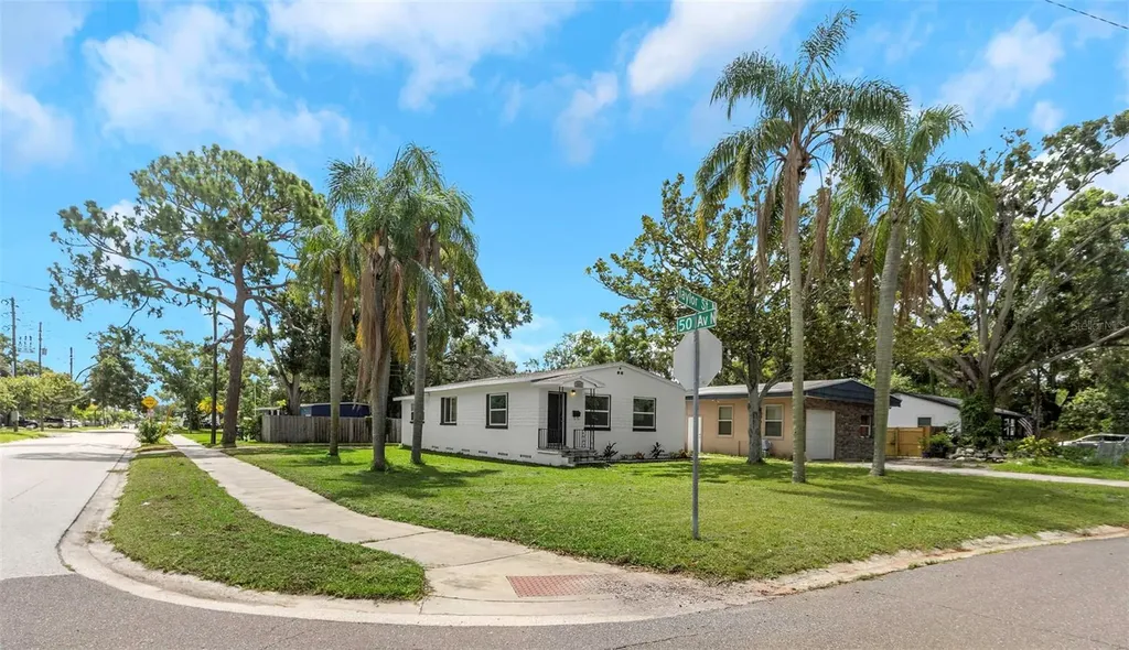4947 Taylor Street N St Petersburg FL 33714