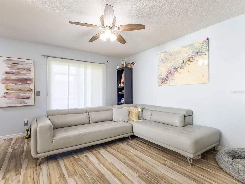 4252 Pershing Pointe Place Orlando FL 32822