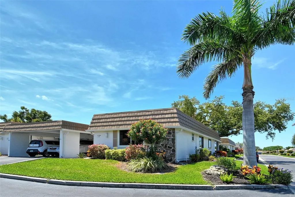 2308 Waterbluff Place Sarasota FL 34231