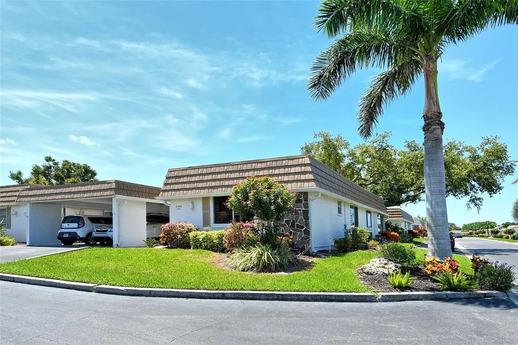 2308 Waterbluff Place Sarasota FL 34231