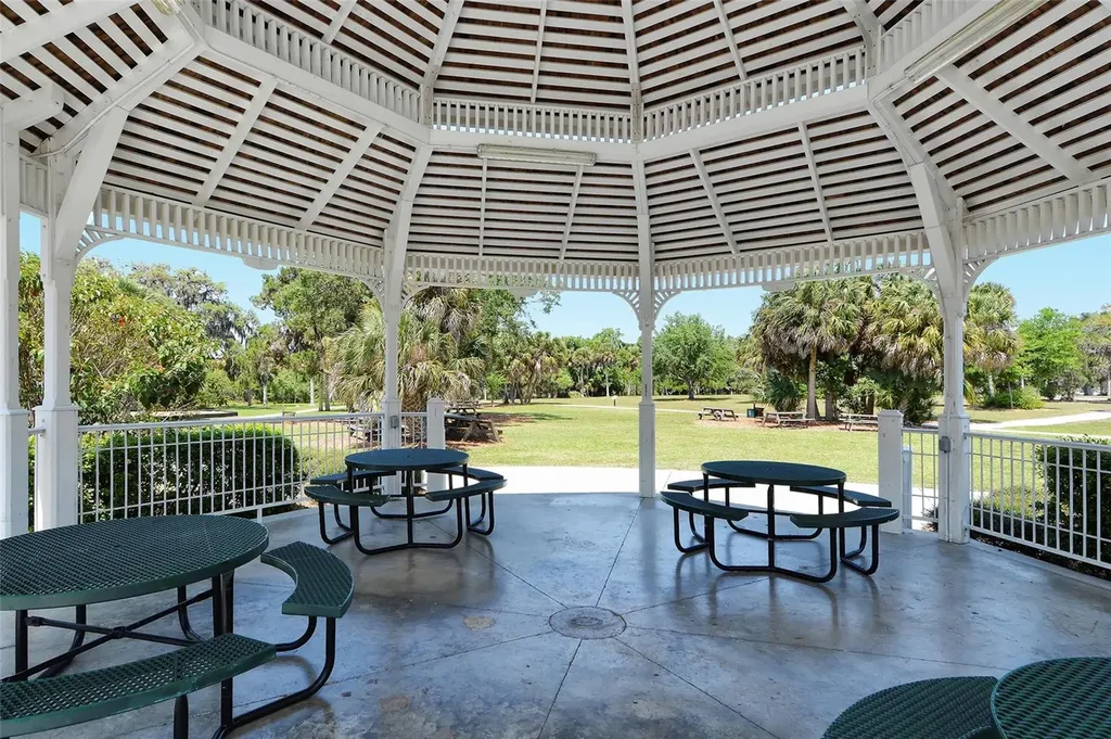 2308 Waterbluff Place Sarasota FL 34231