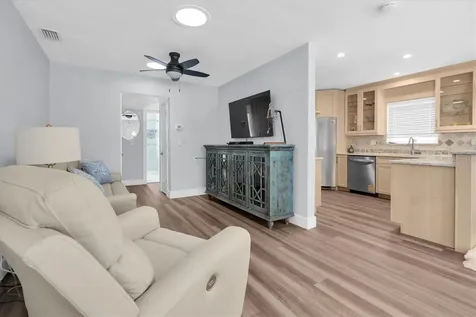 528 77th Avenue St Pete Beach FL 33706