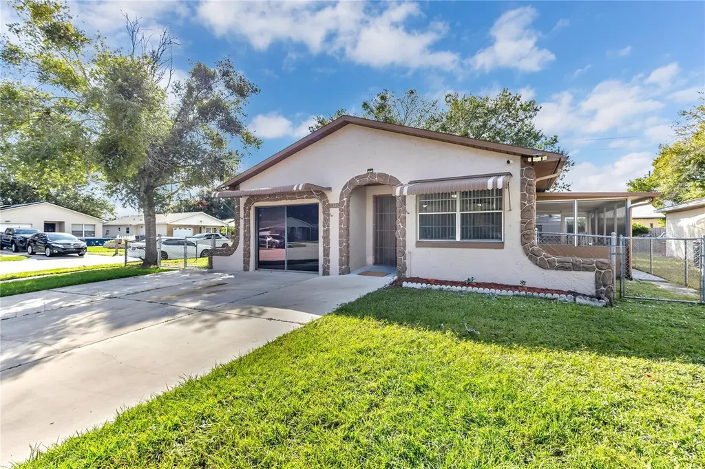 1305 Mill Creek Place Kissimmee FL 34744