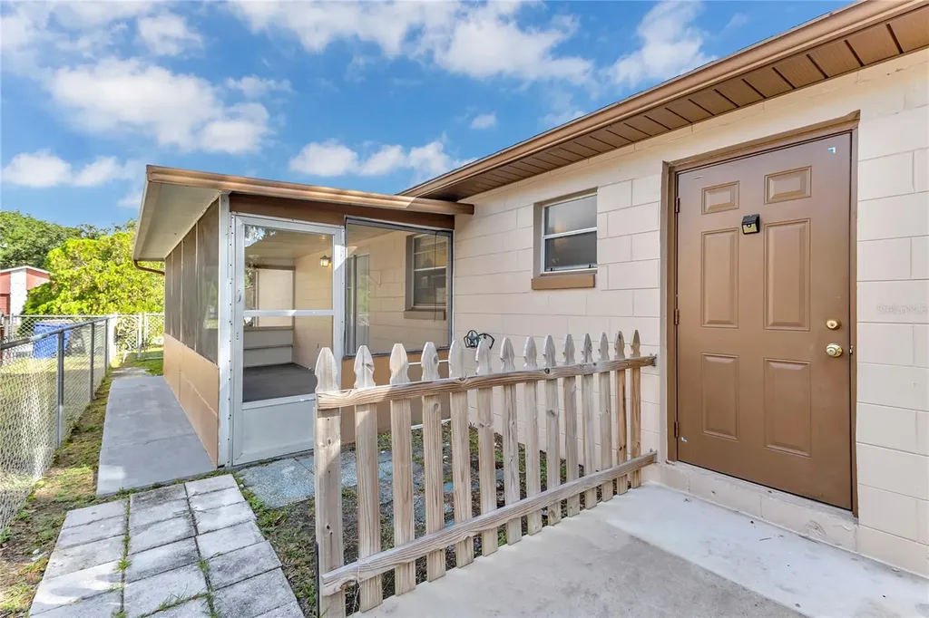 1305 Mill Creek Place Kissimmee FL 34744