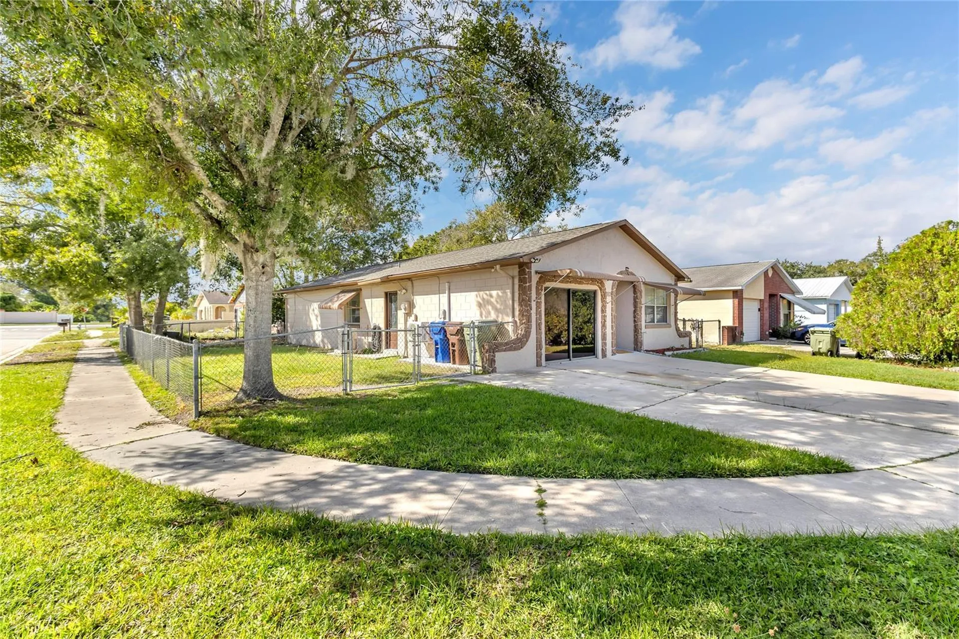 1305 Mill Creek Place Kissimmee FL 34744