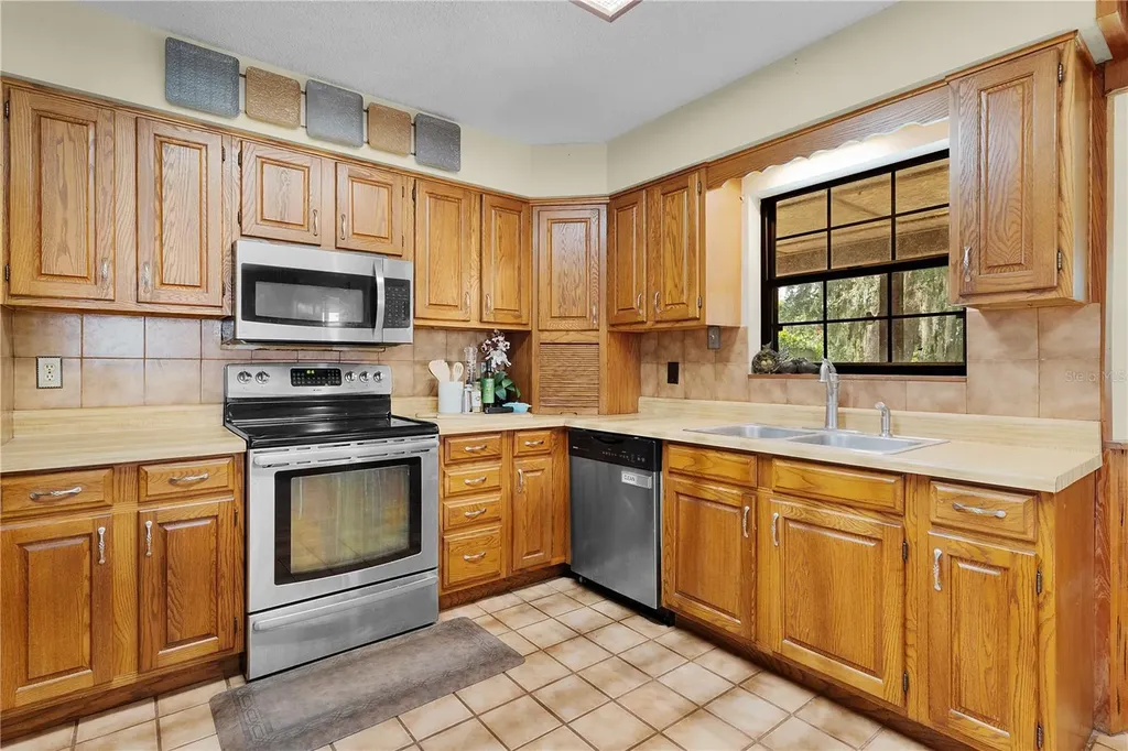 8284 County Road 209 Wildwood FL 34785