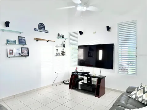 Urb. La Romana 216 Calle Franchesco Quebradillas PR 00678
